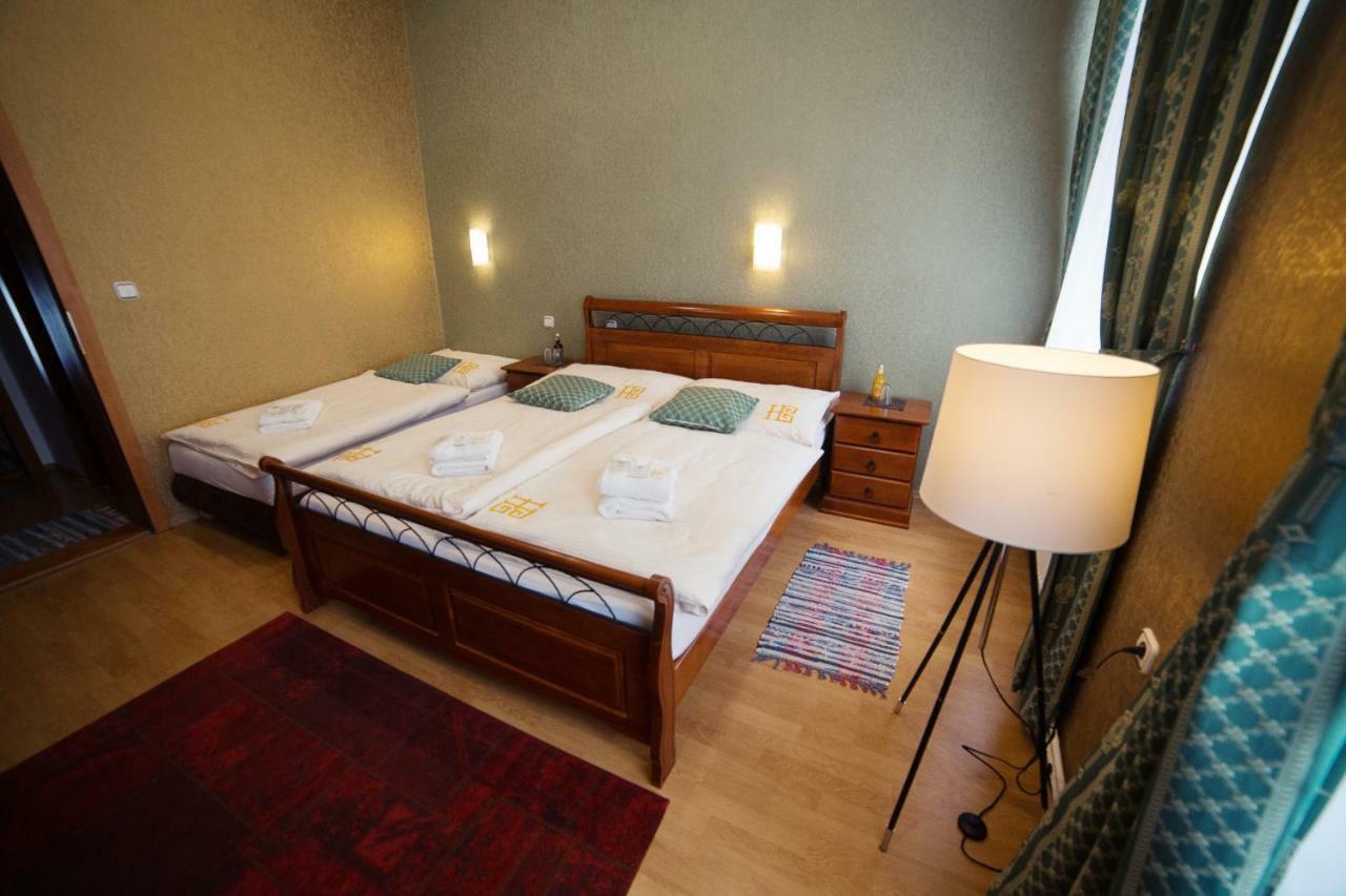 Hotel Bristol บันสกา ชีอาว์นีซา ภายนอก รูปภาพ