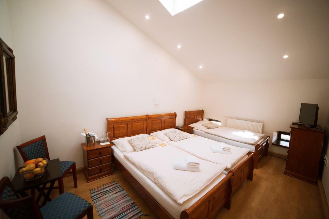 Hotel Bristol บันสกา ชีอาว์นีซา ภายนอก รูปภาพ