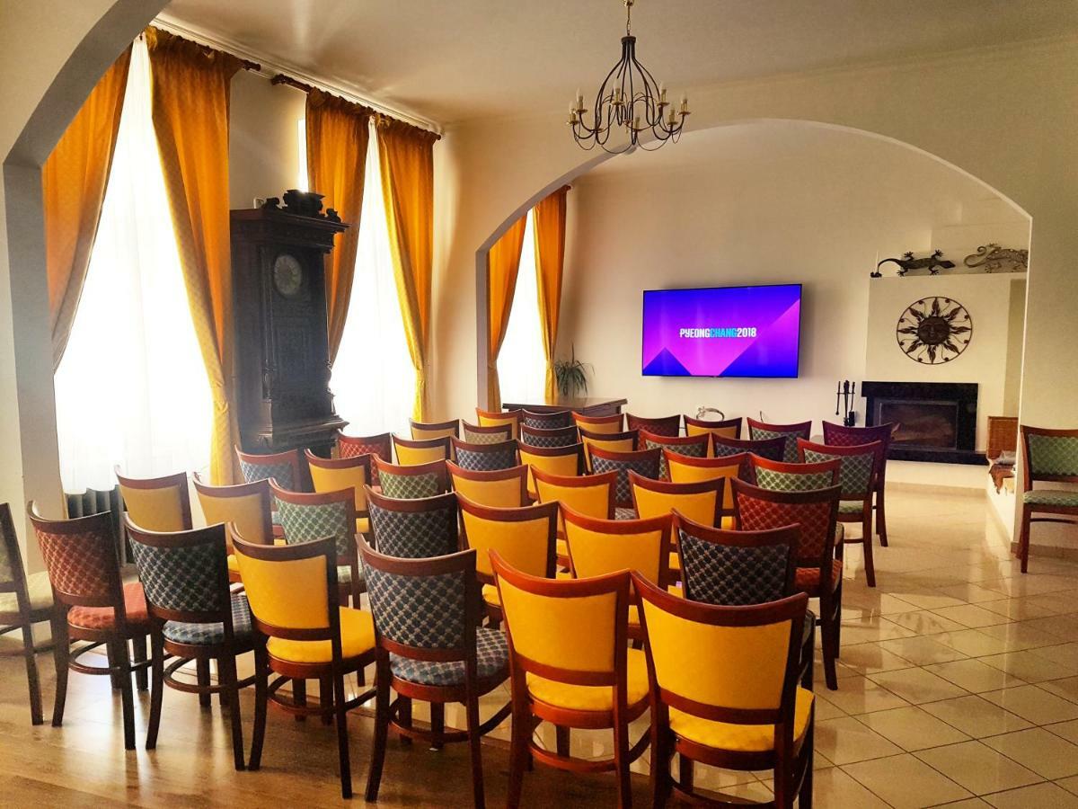 Hotel Bristol บันสกา ชีอาว์นีซา ภายนอก รูปภาพ