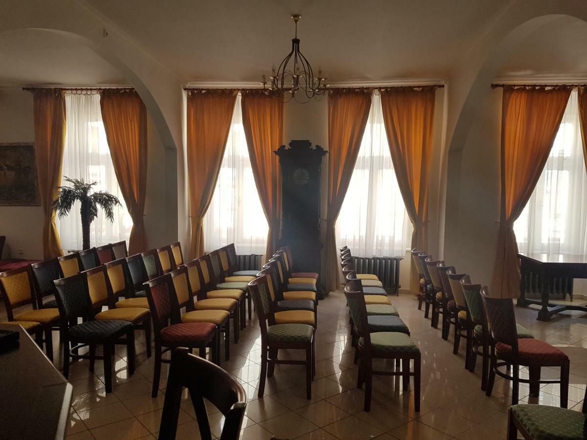 Hotel Bristol บันสกา ชีอาว์นีซา ภายนอก รูปภาพ