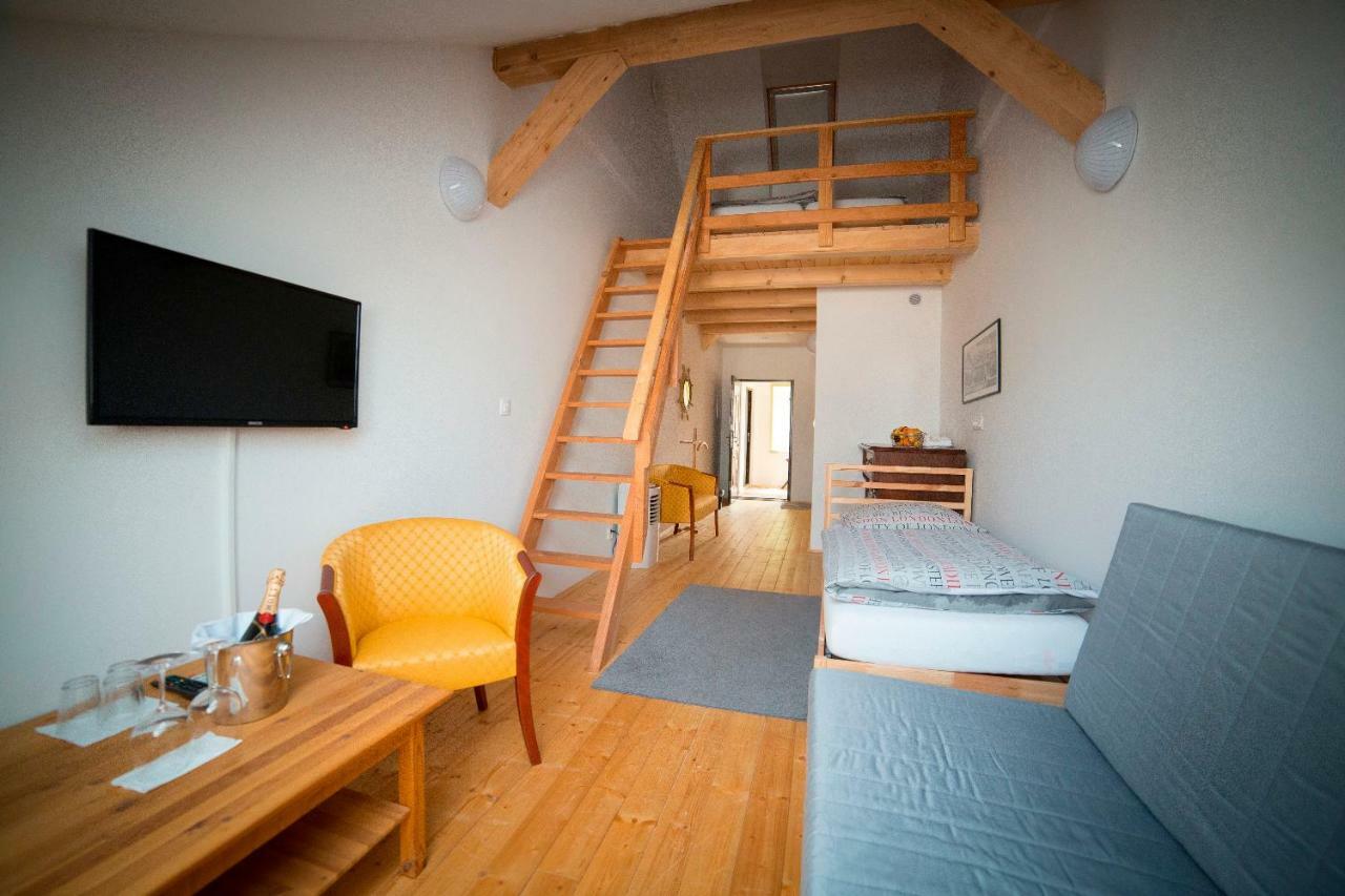 Hotel Bristol บันสกา ชีอาว์นีซา ภายนอก รูปภาพ